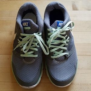 Nike Sneaker Size 8 1/5 Wide